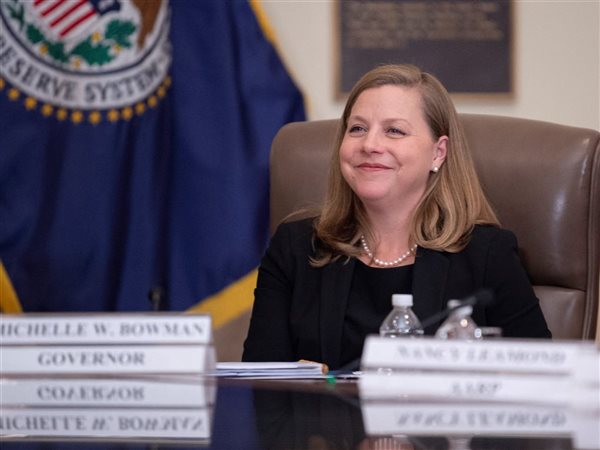 نائبة رئيس الاحتياطي الفيدرالي الأمريكي تدعو لخفض الفائدة لمعالجة سوق العمل الأكثر هشاشة