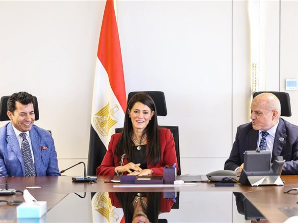 وزيرة التخطيط تبحث مع وزير الشباب ورئيس النيابة الإدارية توسيع التصويت الإلكتروني