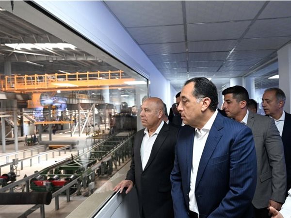رئيس الوزراء يفتتح مصنعًا للمواسير الصلب والأثاث المعدني باستثمارات 4.5 مليون دولار