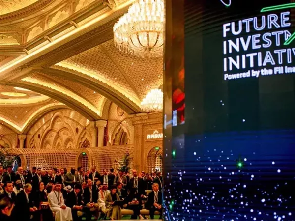 شراكة استراتيجية بين 