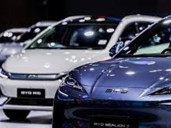 الولايات المتحدة تتراجع في سباق السيارات الكهربائية.. والصين تقترب من الهيمنة العالمية