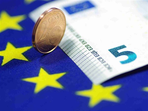 تباين عائدات السندات الحكومية في منطقة اليورو قبل اجتماعات وبيانات البنوك المركزية