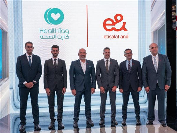 إي آند مصر توقع اتفاقية تعاون لدمج الخدمات المالية والرعاية الطبية لعملاء e& money