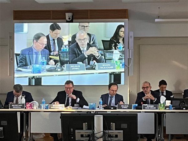 رئيس الرقابة المالية يشارك باجتماعات المنظمة الدولية بمدريد لبحث تعزيز الاستقرار المالي العالمي