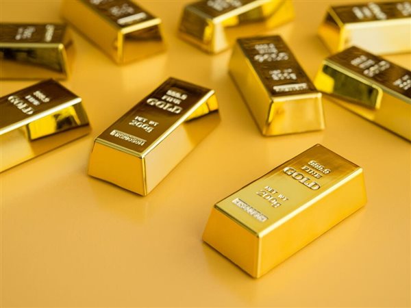 أسعار الذهب تعود للارتفاع بعد توقف يومين