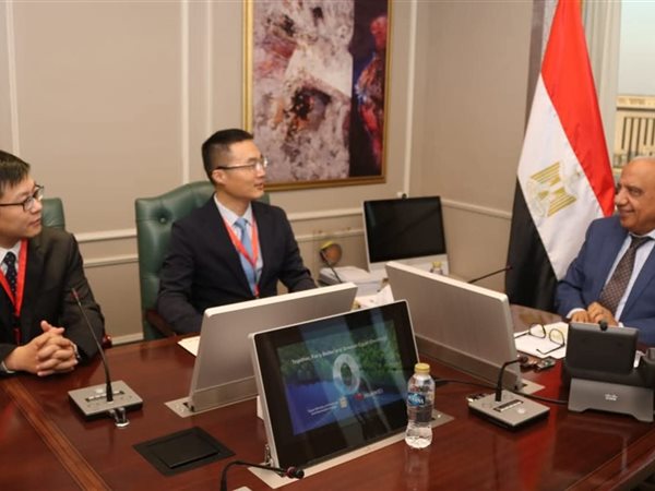وزير الكهرباء يبحث مع شركة هواوي الصينية العمل المشترك بمجالات تخزين الطاقة