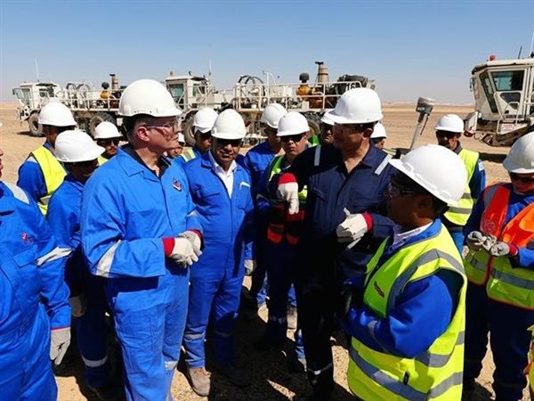 وزير البترول يتابع المسح السيزمي بغرب أسيوط لجذب استثمارات جديدة لاستكشاف البترول والغاز