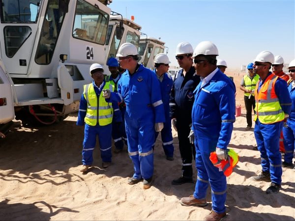 وزير البترول  يتابع ميدانيًا انطلاق المسح السيزمي غرب أسيوط لجذب استثمارات جديدة 