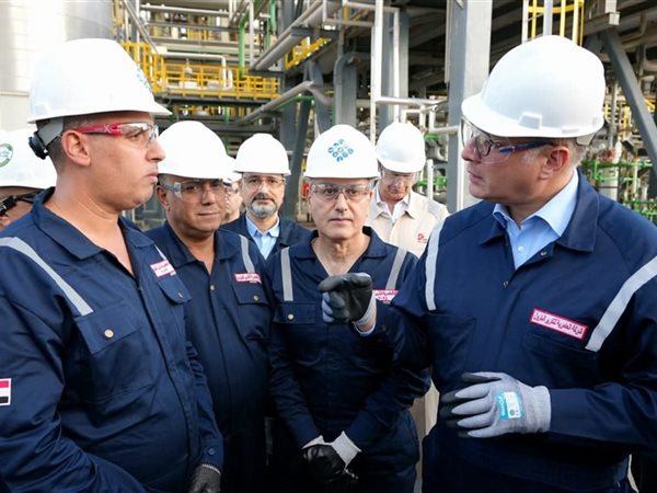 وزير البترول يتفقد مشروعات التطوير وزيادة الإنتاج وترشيد الطاقة بشركة العامرية للتكرير