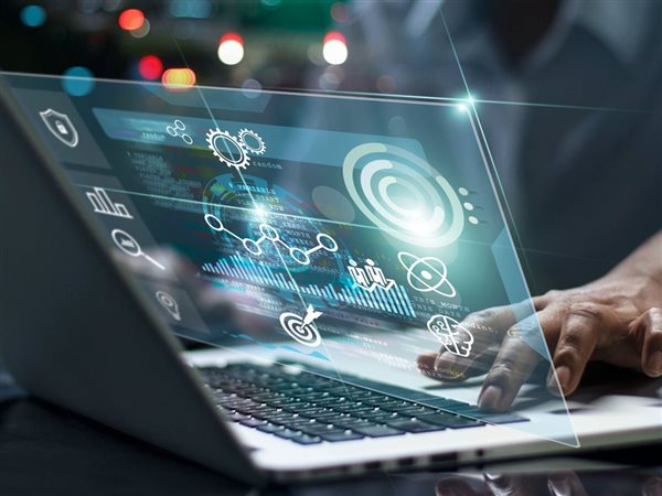 خبير: شركات المحمول تطور أنظمة حماية متعددة لمواجهة محاولات اختراق بيانات العملاء