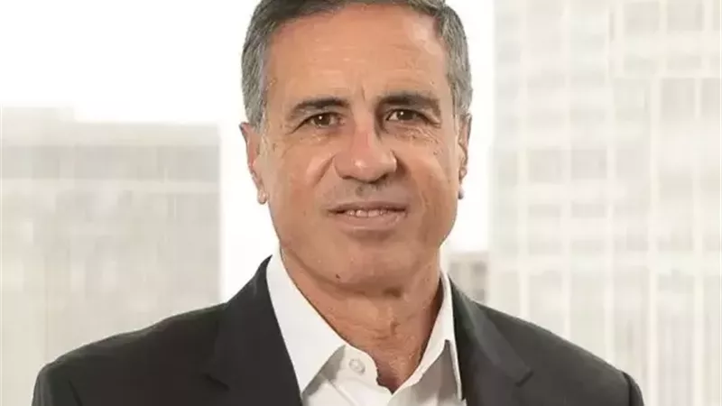  دانيال بينتو، نائب رئيس مجلس إدارة شركة 