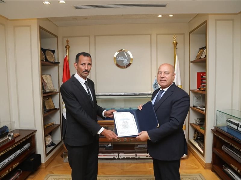وزير الصناعة والنقل