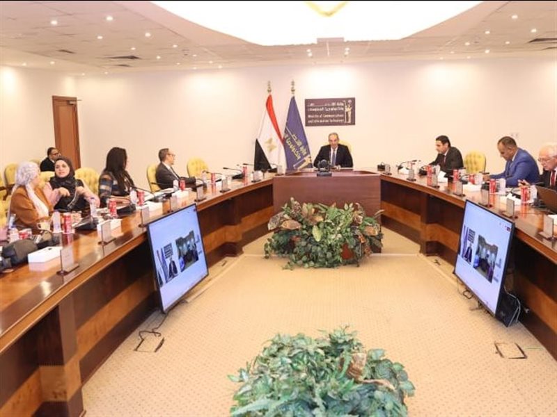 وزير الاتصالات