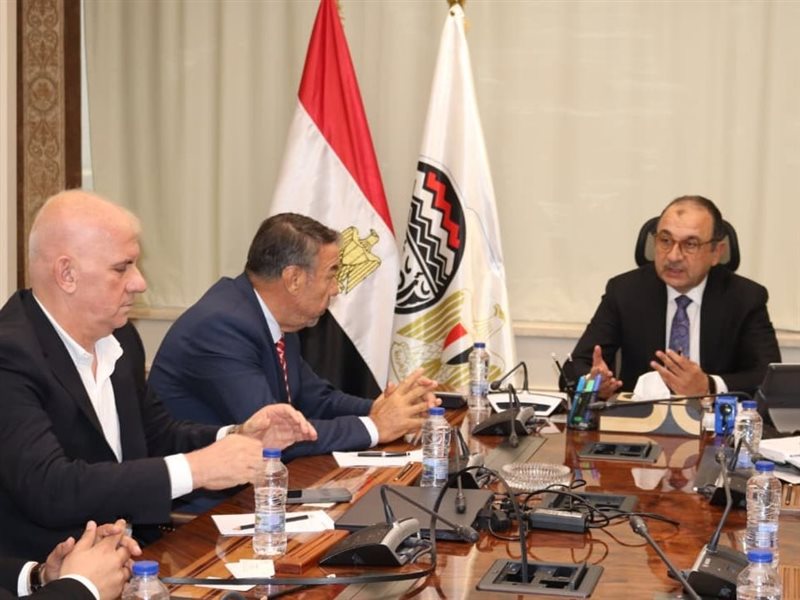 محمد شيمي وزير قطاع