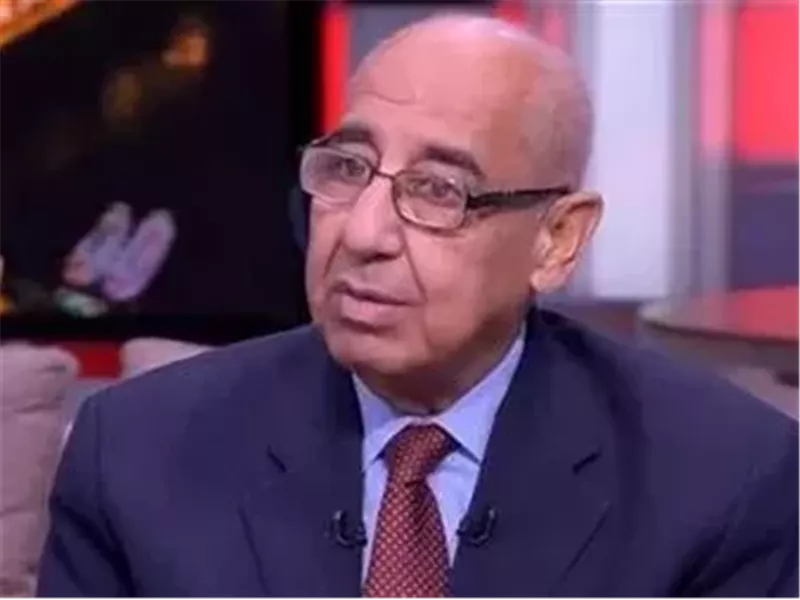 الدكتور على عوف رئيس