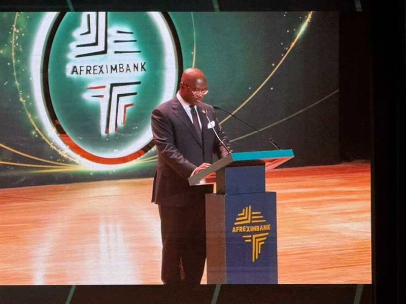  الدكتور جورج إلومبي،