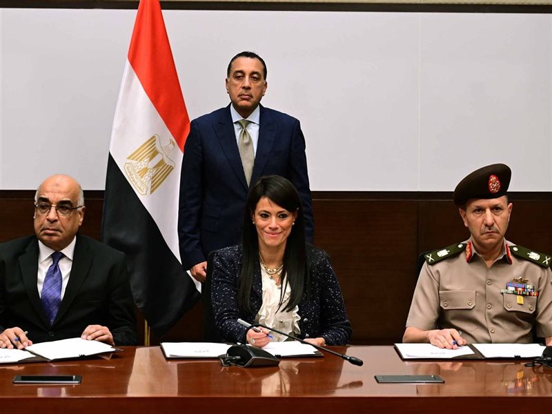 خلال توقيع بروتوكول