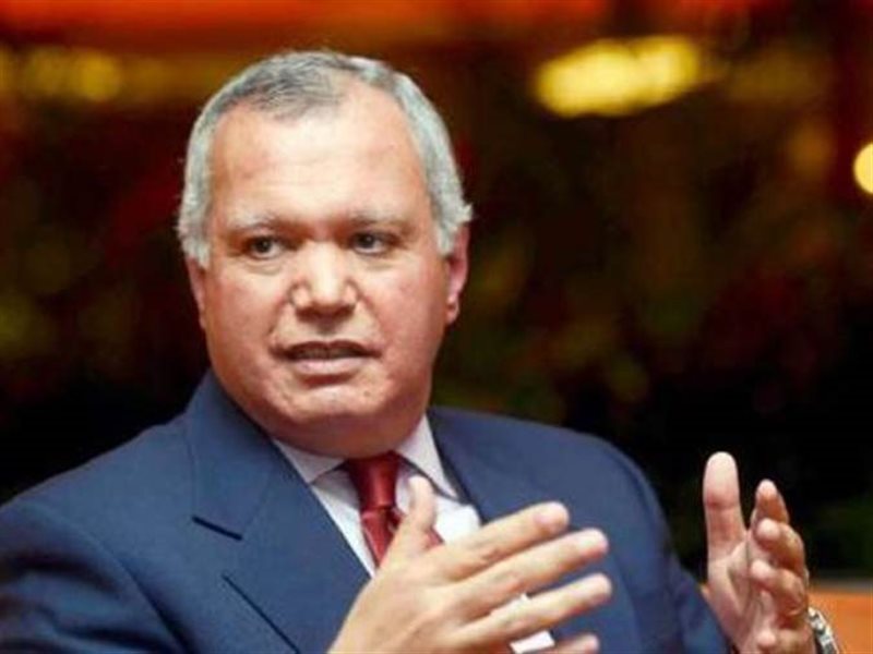  السفير محمد العرابي،