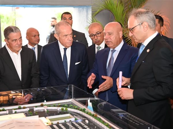 الوزير:  «مصنع ماك» سينتج 50 ألف سيارة صديقة للبيئة على مساحة 55 ألف متر مربع