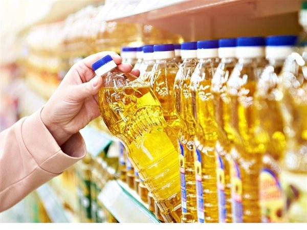 وزير التموين يعلن استمرار تخفيض أسعار الزيوت وطرح عبوة جديدة بسعر مناسب