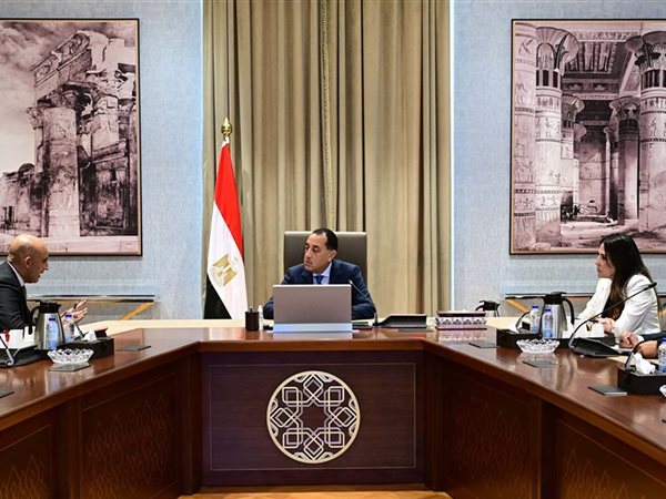 رئيس الوزراء يلتقي وزير التربية والتعليم لاستعراض عددٍ من ملفات عمل الوزارة