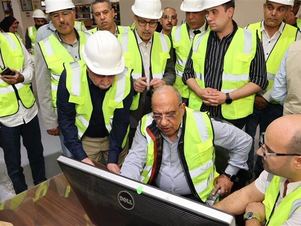 تفاصيل اجتماع وزير الكهرباء برؤساء شركات نقل الكهرباء خلال زيارته للنوبارية