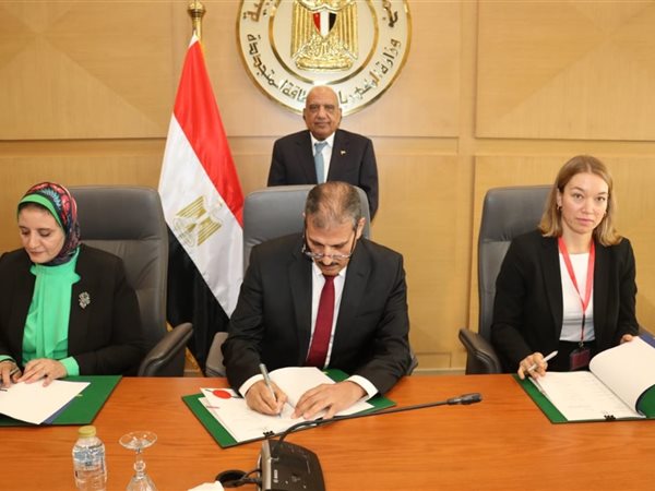  اتفاقية مبادلة ديون بين مصر وألمانيا بقيمة 50 مليون يورو لتمويل دعم محطات طاقة الرياح