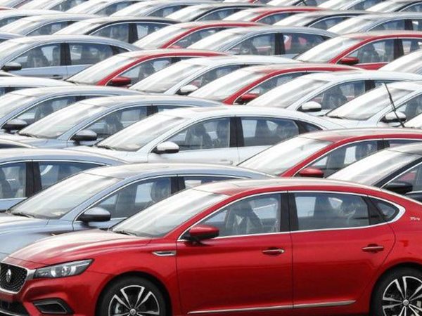 رئيس الوزراء يكشف خطط زيادة إنتاج السيارات إلى 100 ألف وحدة سنويًا