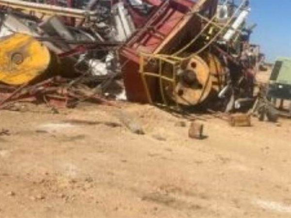 وزارة البترول: سقوط برج جهاز حفر بالصحراء الغربية يُصيب ثلاثة ويُطلق تحقيقًا عاجلًا