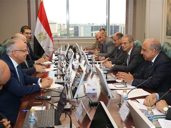 تعزيز التعاون بين «الكهرباء» و«الري» لتعظيم عوائد السد العالي وتطوير المحطات الكهرومائية  