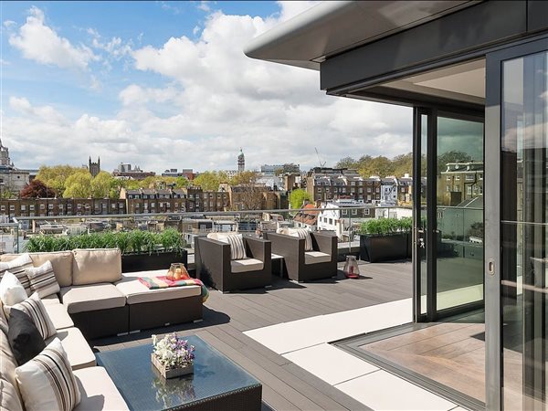 بسعر مدينة صغيرة.. ملياردير مصري يعاني من 