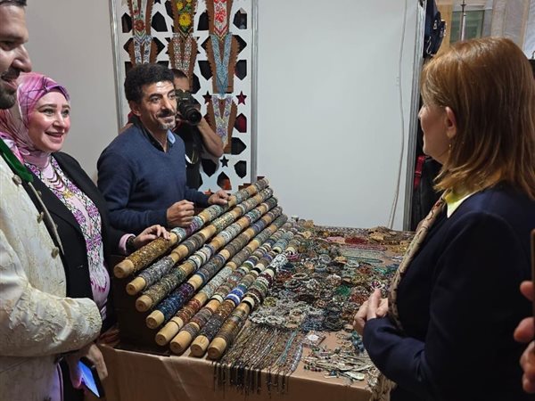  «عبرت الحدود».. دعم حكومي يطلق شرارة نهضة الحرف التقليدية في الجزائر 