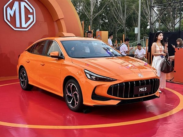 تبدأ من 800 ألف جنيه.. كل ما تريد معرفته عن سيارات إم جي 5 في مصر