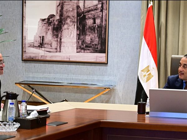 رئيس الوزراء يلتقي وزير المالية لمتابعة نمو الاستثمارات وخطط الإصلاح الضريبي الشاملة 