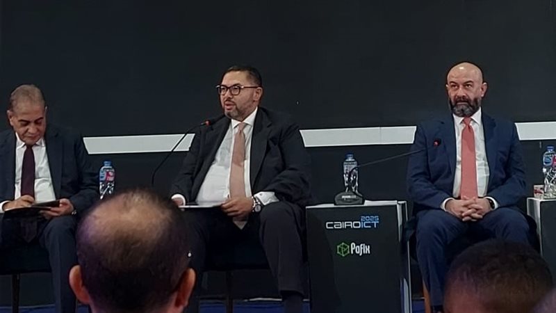 ايمن حسين وكيل محافظ البنك المركزي المصري