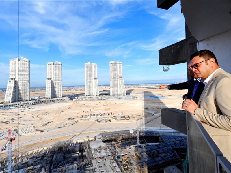 وزير الإسكان يتابع