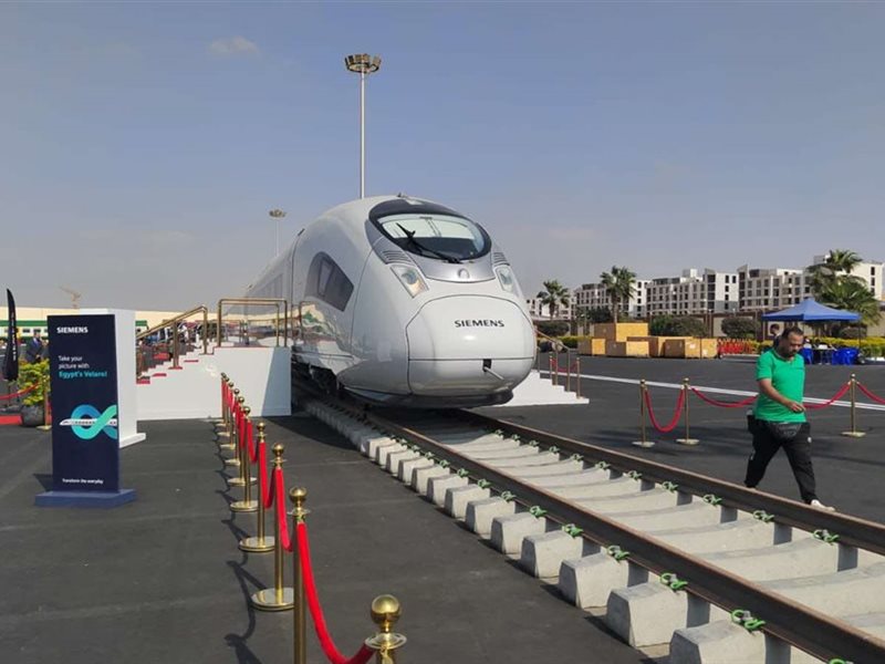 القطار الكهربائي