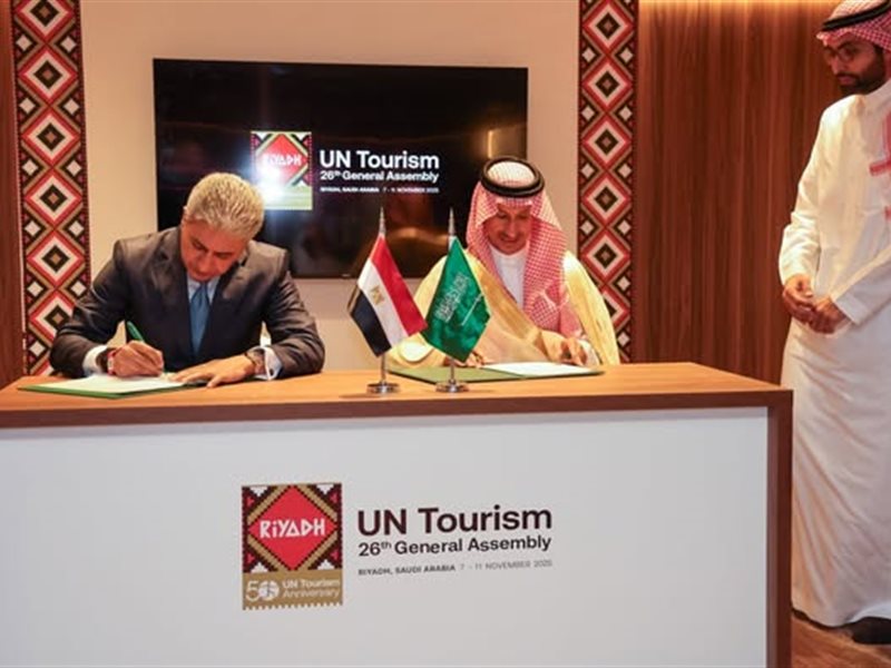 وزير السياحة والآثار