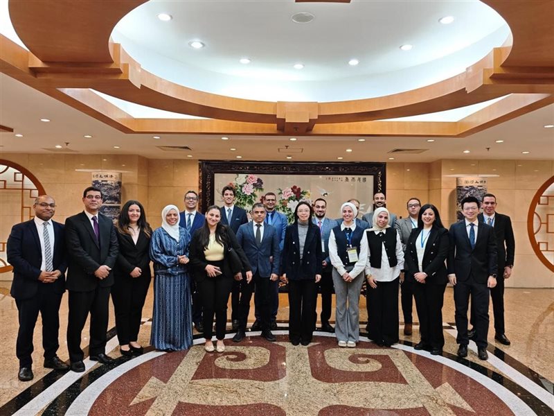  الوفد المصري يضم