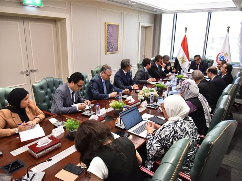 اجتماع الدكتور خالد