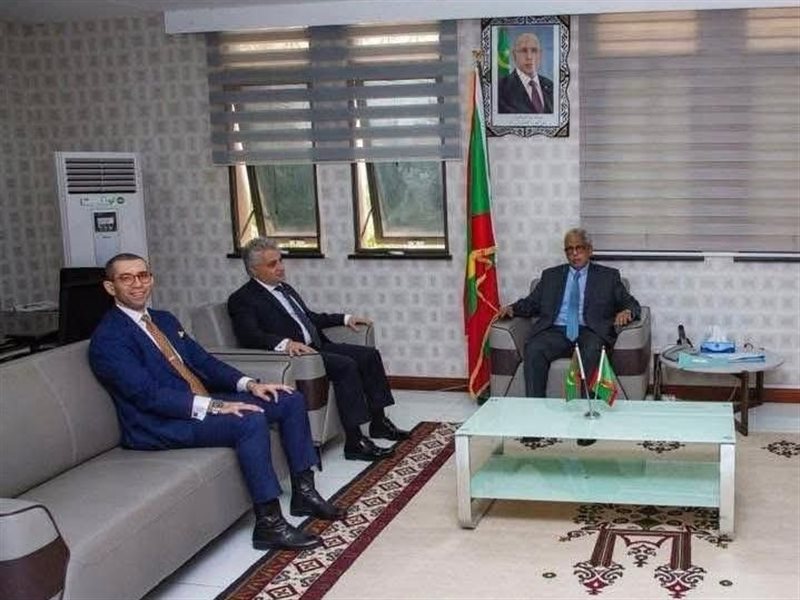 سفير مصر يبحث مع