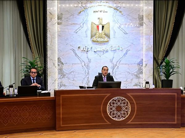 «الوزراء» يعتمد لائحة تنظيم التصوير الأجنبي: نافذة رقمية وخطط لجذب الإنتاج العالمي