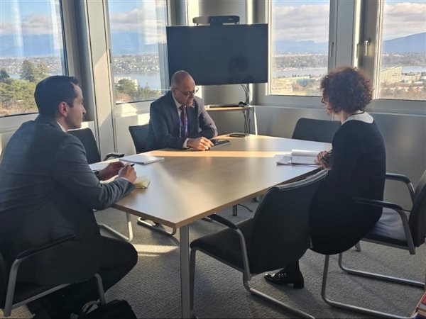 وزير العمل يلتقي ممثل منظمة العمل الدولية لمناقشة تطوير قوانين وسياسات العمل