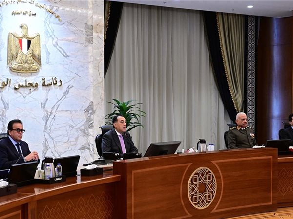 «مدبولي» يترأس الاجتماع الأسبوعي للحكومة.. إنجازات تاريخية في الطاقة والاقتصاد والتنمية