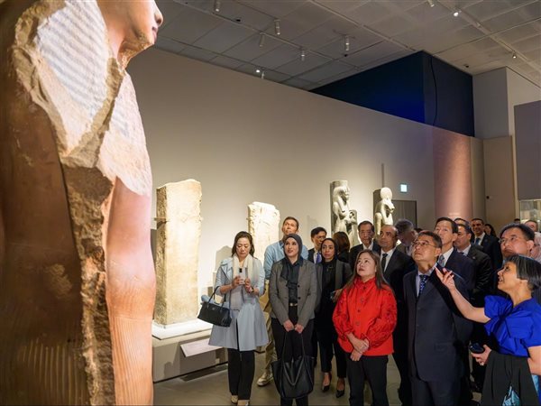 نائب وزير السياحة يفتتح معرض 