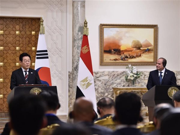 الرئيس السيسي يستقبل نظيره الكوري ويبحثان تعزيز التعاون الاقتصادي والاستثماري بين البلدين