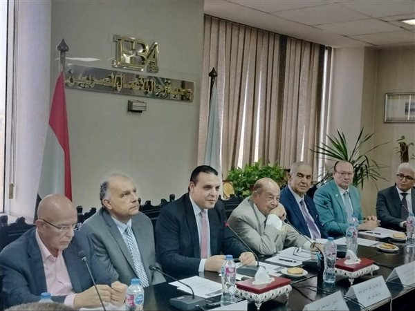 لقاءموسع بين التمثيل التجاري ورجال الأعمال لدعم تصدير خدمات التطوير العقاري لإفريقيا