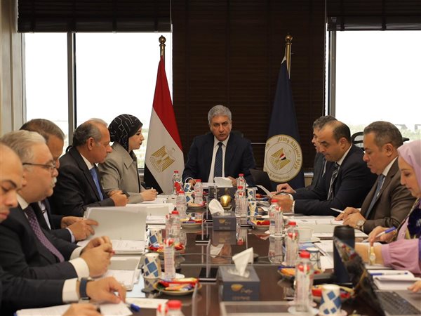  وزير السياحة يترأس اجتماع صندوق دعم السياحة ويوافق علي مشروعات استراتيجية 