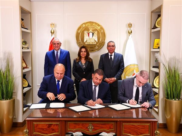 وزارة النقل توقع بروتوكول وعقد لإدارة وتحسين مرفق النقل بالغربية