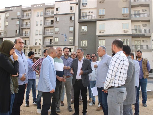 نائب رئيس هيئة المجتمعات العمرانية يوجه بسرعة تنفيذ المشروعات بمدينة بدر